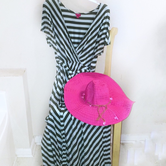 Merona Dresses & Skirts - Beautiful Stripe Maxi-Dress